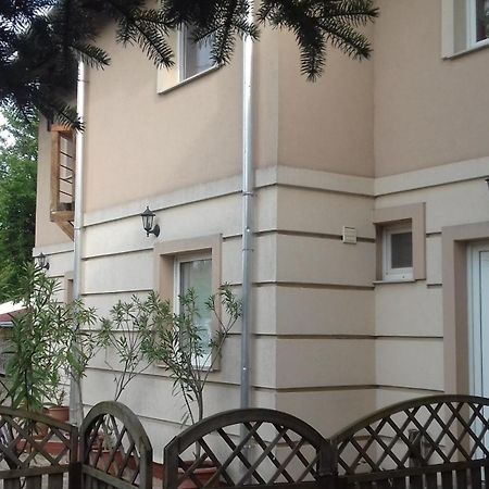 Sorompo Vendeghaz Hotel Balatonkenese Exterior foto