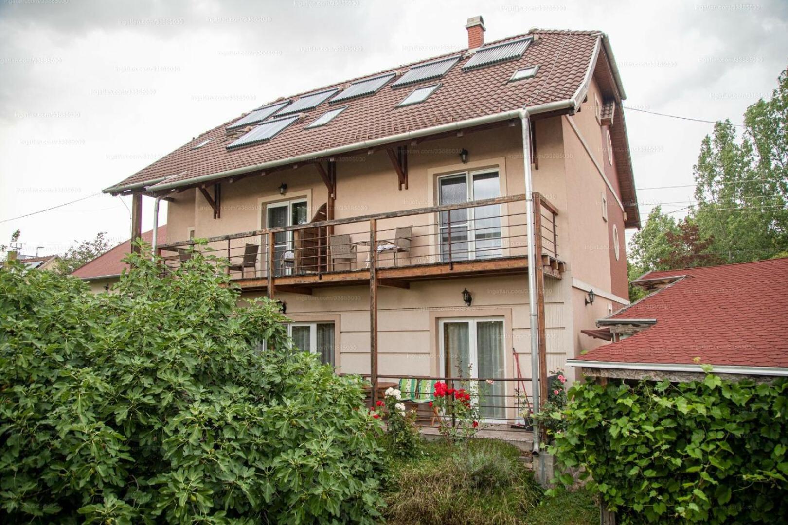 Sorompo Vendeghaz Hotel Balatonkenese Exterior foto