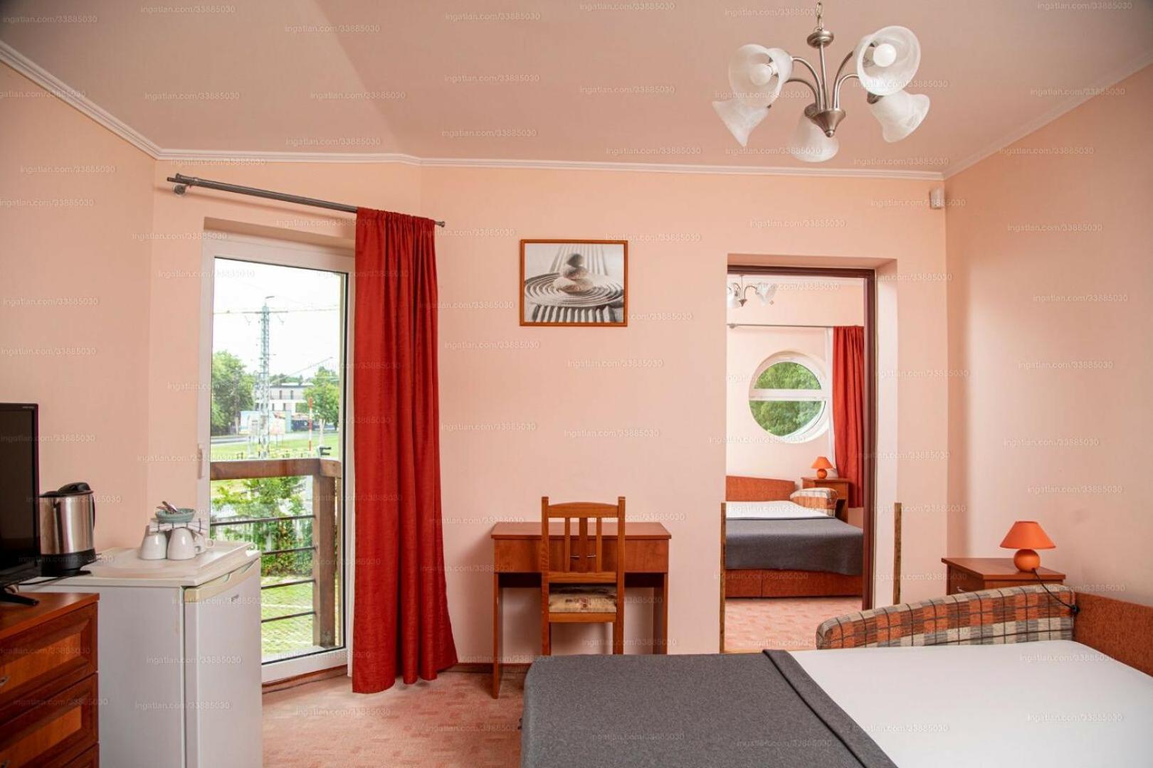 Sorompo Vendeghaz Hotel Balatonkenese Exterior foto