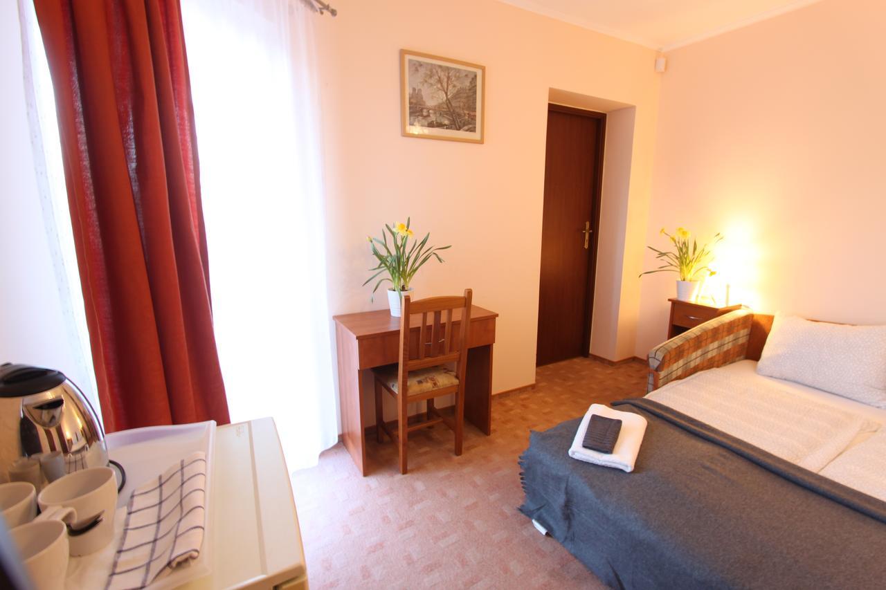 Sorompo Vendeghaz Hotel Balatonkenese Exterior foto