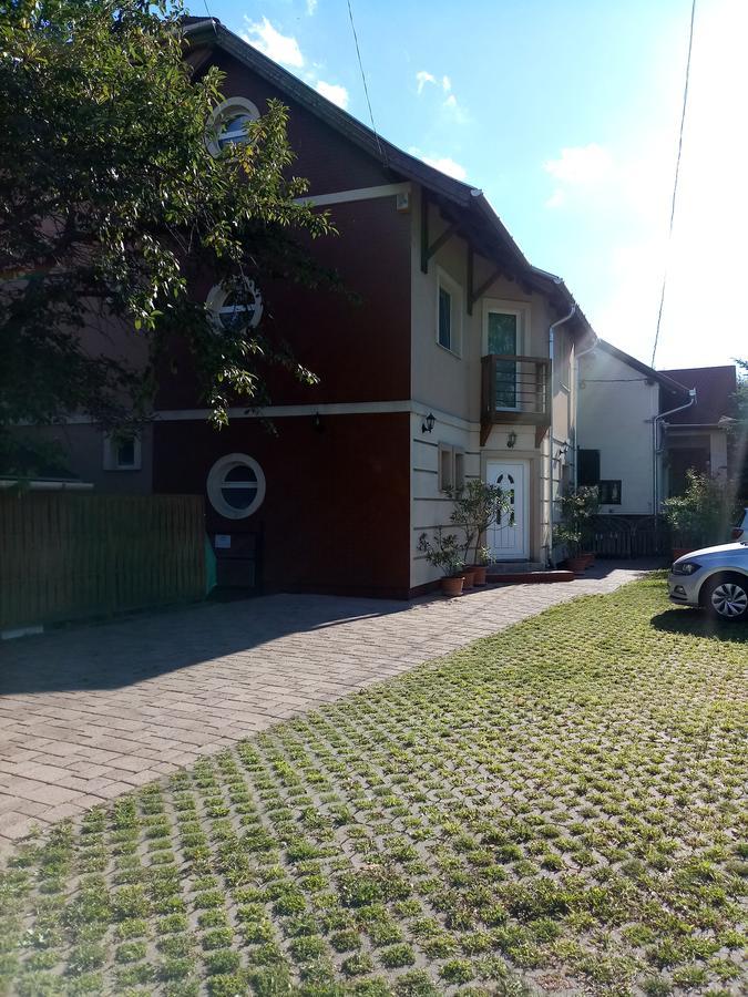 Sorompo Vendeghaz Hotel Balatonkenese Exterior foto