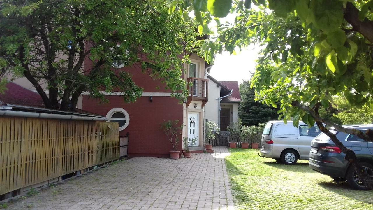 Sorompo Vendeghaz Hotel Balatonkenese Exterior foto